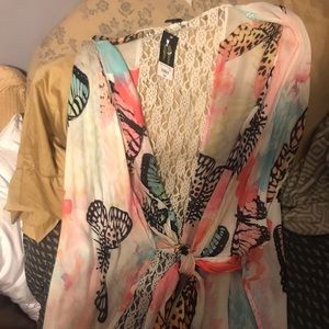NWT Butterly Kimono Tied